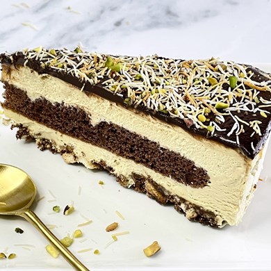 Dubai Chocolate cake