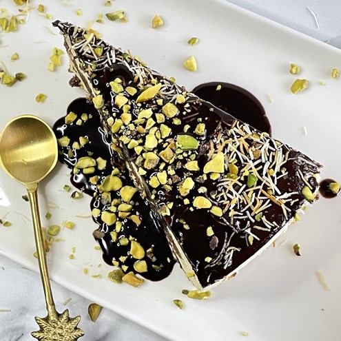 Dubai Chocolate cake Alternate Image