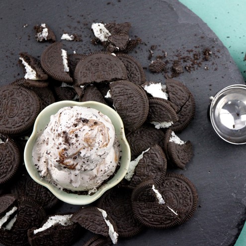 Vegan Cookies & Cream Alternate Image