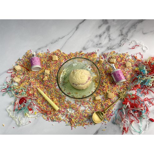 Birthday Cake Gelato Alternate Image