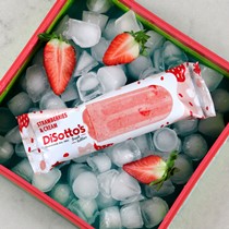Disotto Strawberries & Cream Lolly Alternate Image
